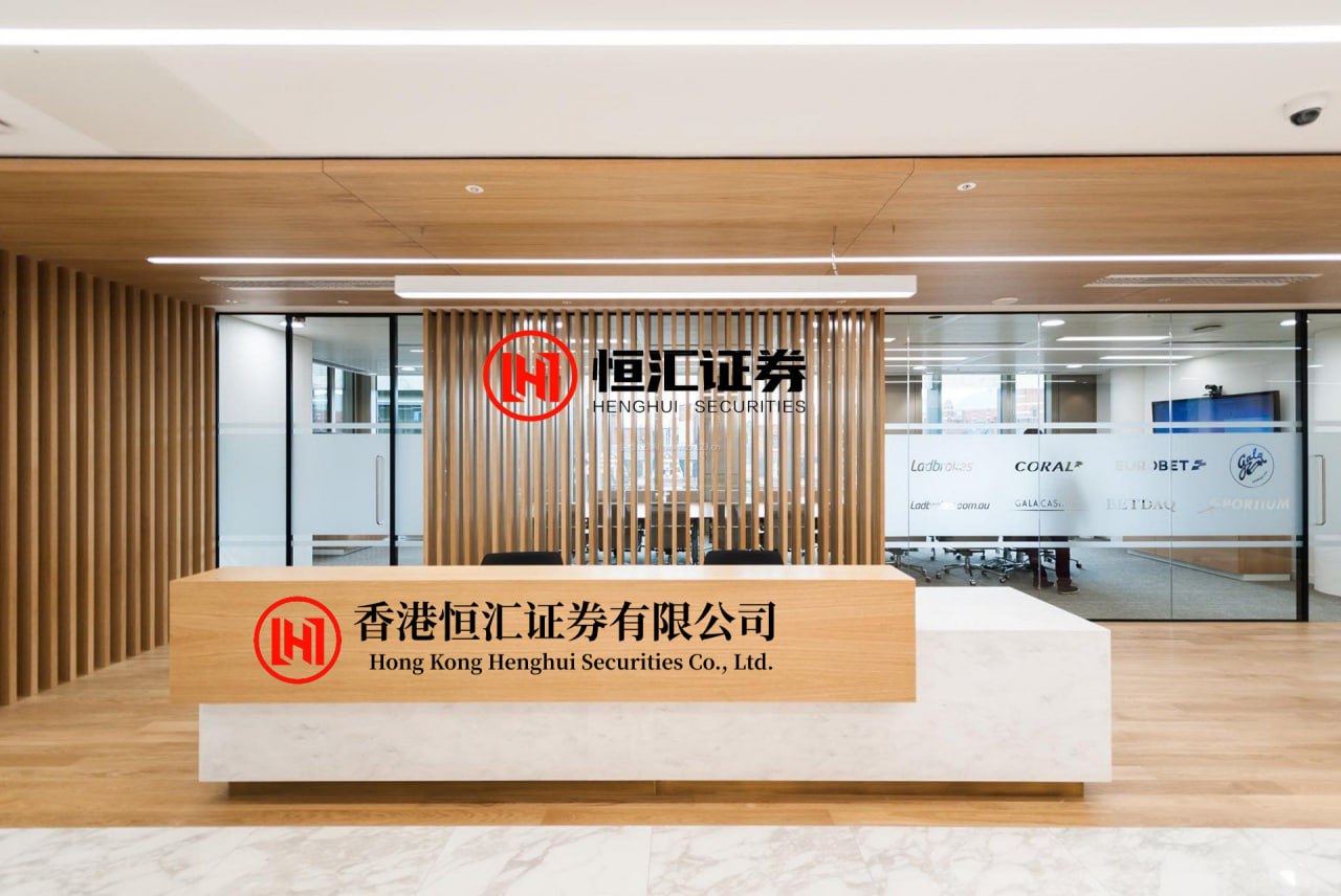 财富加配资 早上是怎么醒的？铲屎官：通常是被砸醒的...